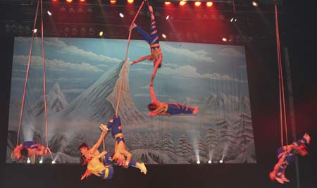 16AcrobatShow014
